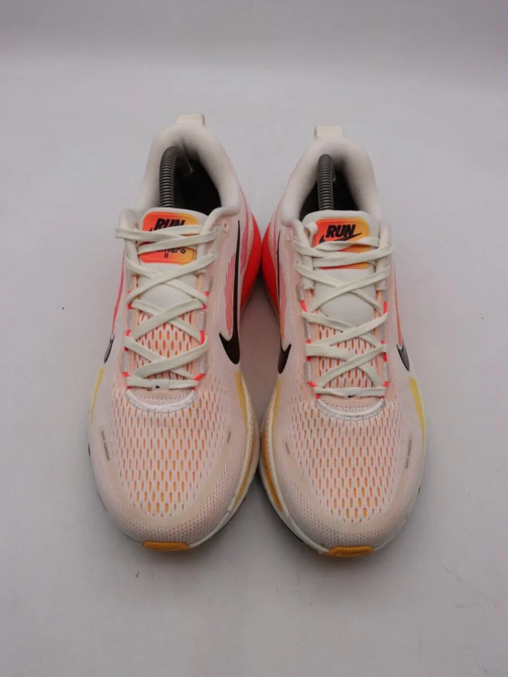 Nike Vomero 18 Women's Size 10.5 Sail Bright Crimson Running Sneakers HM6804-100